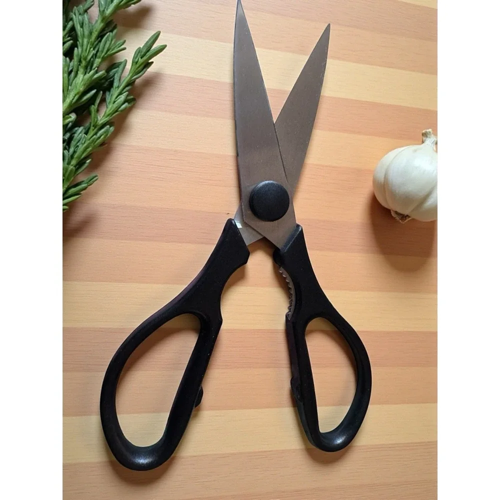 The Unbranded Brand black kitchen